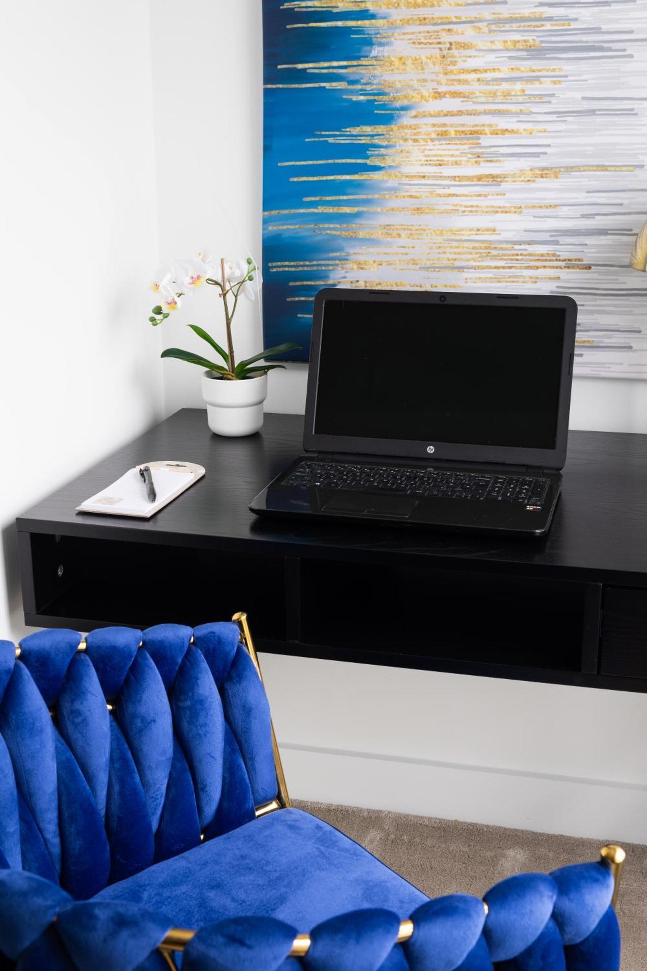 1 Bed With Balcony In Maida Vale, Kilburn - Couples, Corporate Professionals' Apartamento *
