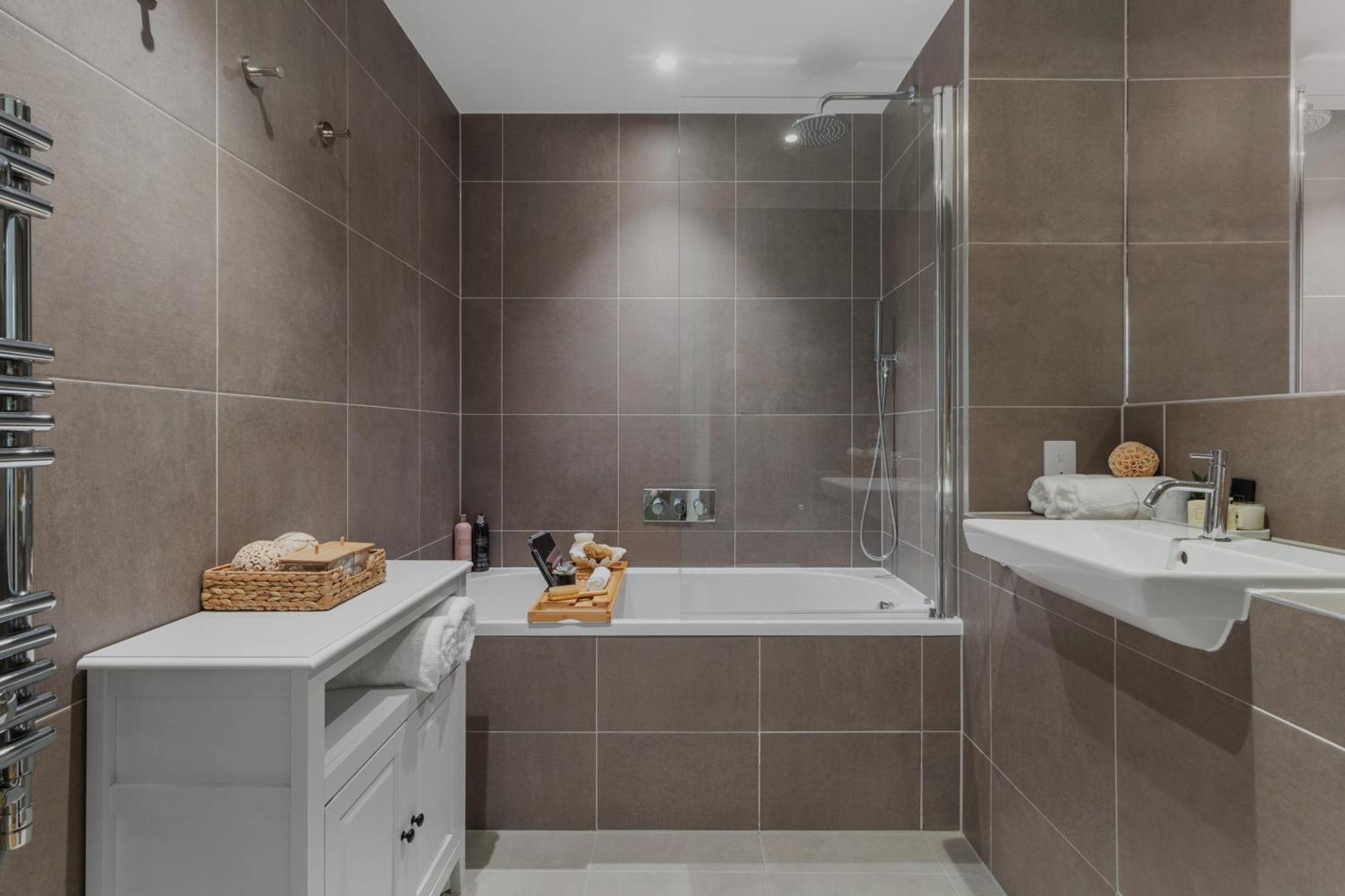 1 Bed With Balcony In Maida Vale, Kilburn - Couples, Corporate Professionals' Londres